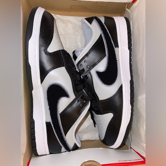 NIKE DUNK LOW RETRO - Picture 2 of 2